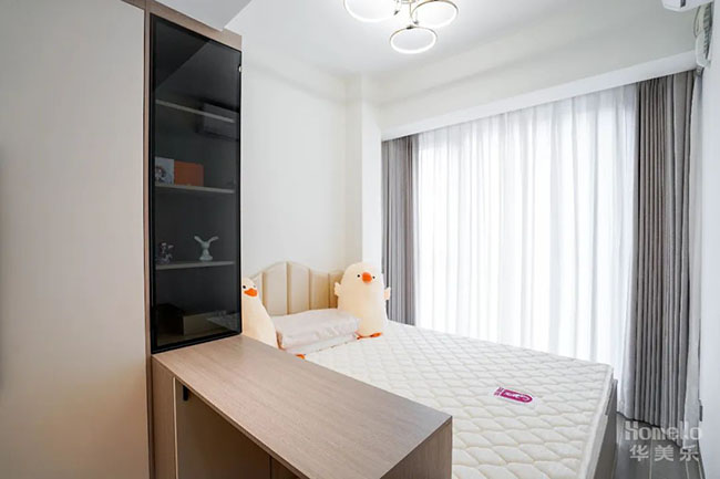 打造室內(nèi)陽臺(tái)形成大橫廳，讓80㎡三居室擁有寬敞舒適的生活空間